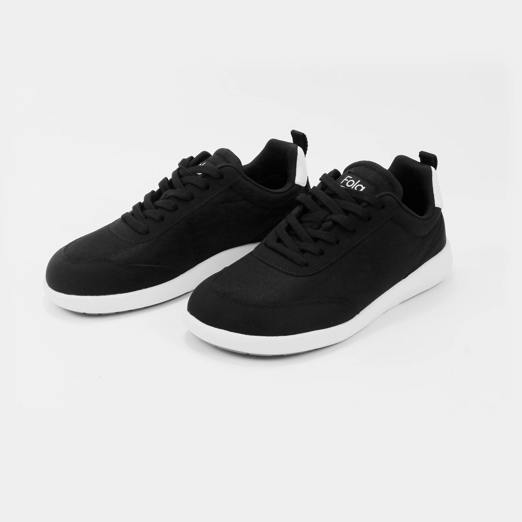 Footle Mesh in Black · The pair