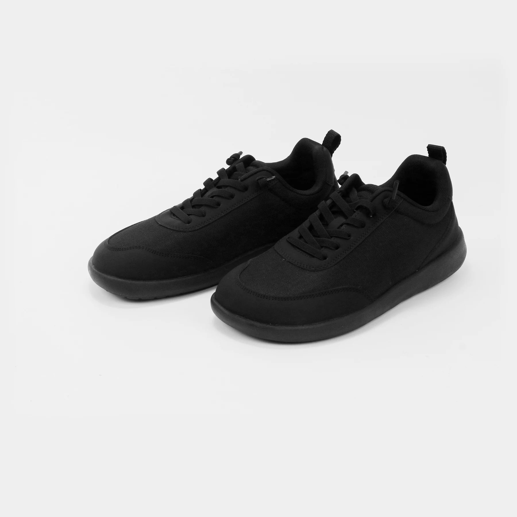 Footle Water-Resistant in Blackout · Angled view